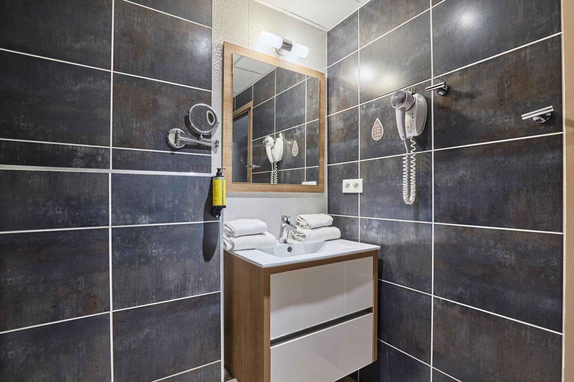 Standard Studio (2 Adults)